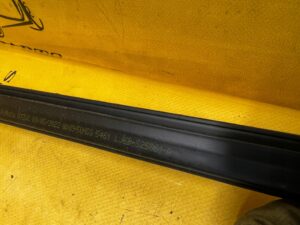 LISTWA ZGARNIAJĄCA USZCZELKA SZYBY DRZWI TYŁ LEWY FORD ESCAPE MK4