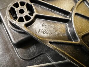 ELEKTRYCZNY PODNOŚNIK SZYBY DRZWI PRZÓD LEWY FORD ESCAPE MK4