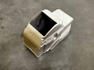 OSŁONA OBUDOWA WYGŁUSZENIE LEWARKA ZMIANY BIEGÓW MANUAL PEUGEOT 2008 II