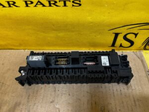 SKRZYNKA BEZPIECZNIKÓW MERCEDES GL X166