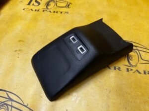 OSŁONA ZAŚLEPKA TUNELU ŚRODKOWEGO TYŁ PODWÓJNE GNIAZDO USB PEUGEOT 2008 II