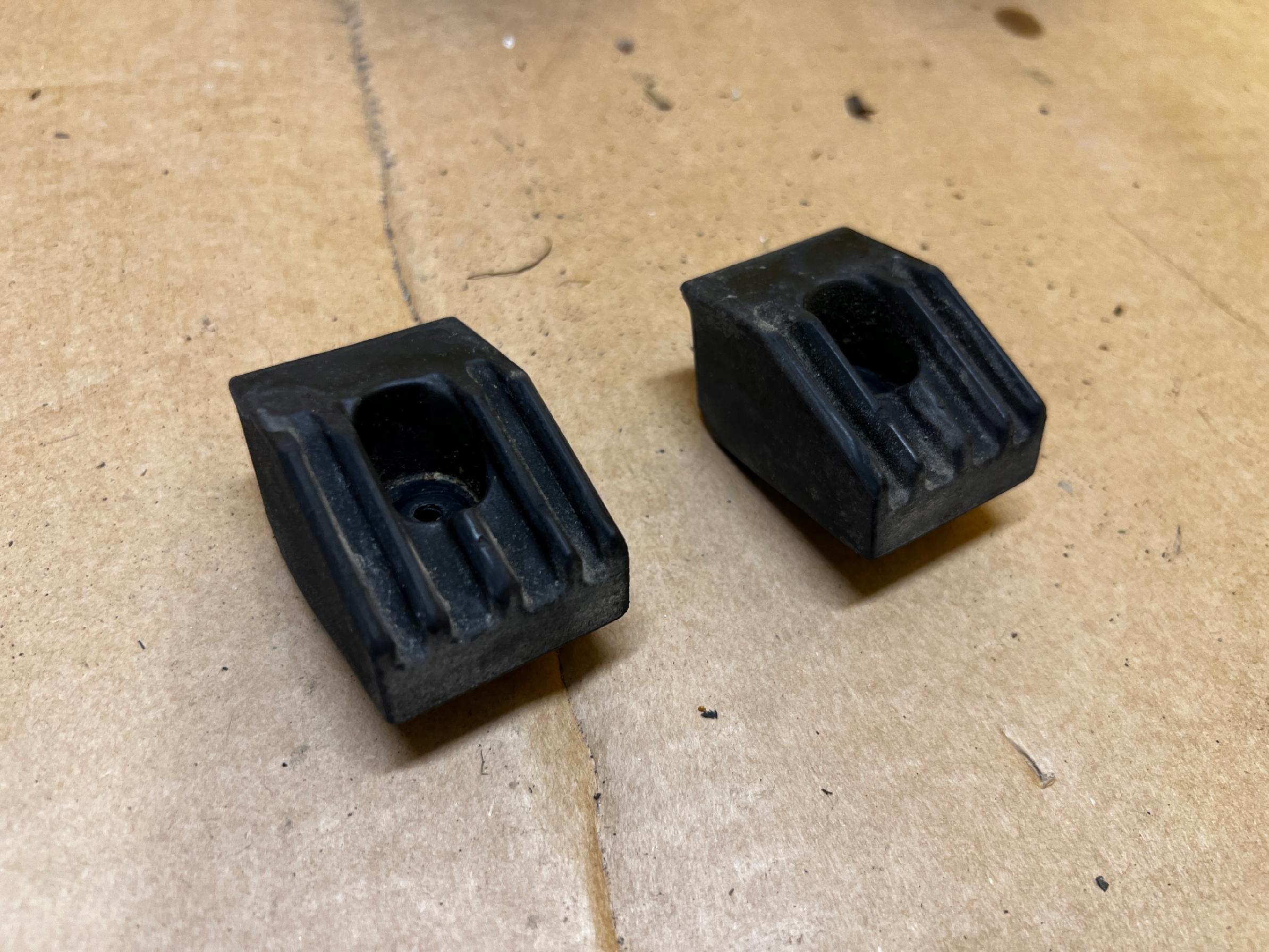 ODBÓJ ODBOJNIK KLAPY TYŁ BAGAŻNIKA FORD ESCAPE MK4