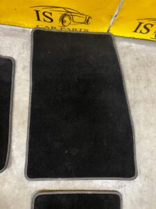 KPL DYWANIKI WYCIERACZKI WELUROWE ORYGINALNE PRZÓD TYŁ FORD FIESTA MK8 EU