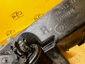 ŚLIZG MOCOWANIE WSPORNIK ZDERZAKA LAMPY PRZÓD PRAWY BMW 3 E90 E91 LIFT LCI