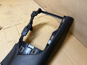 RAMKA OSŁONA DEKOR TUNEL ŚRODKOWY TOYOTA AURIS II LIFT EU 1.8 HYBRID