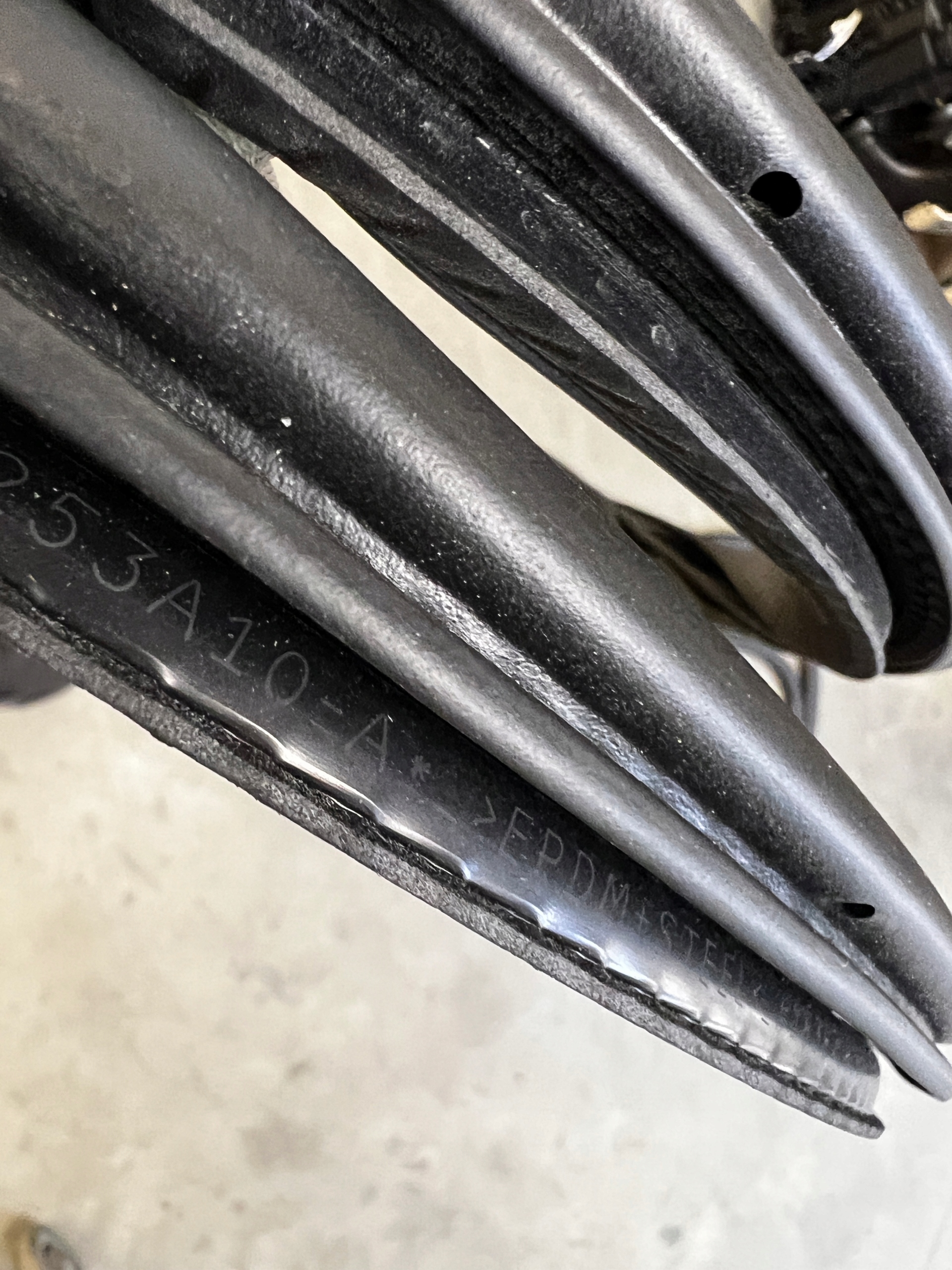 USZCZELKA DRZWI TYŁ LEWA PRAWA FORD KUGA MK3