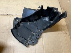 PŁYTA OSŁONA PODWOZIA TYŁ PRAWY PRAWA TOYOTA AURIS II HB