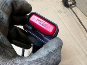 KOMPLET ZAPINKA ZAMEK KLAMRA PASA BEZPIECZEŃSTWA TYŁ TOYOTA AURIS II