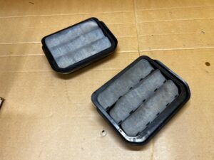 2 X KRATKA WENTYLACYJNA DEKOMPRESYJNA TYŁ FORD ESCAPE MK4 KUGA MK3