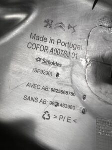 PLASTIK OSŁONA LISTWA PROGU PROGOWA TYŁ PRAWY PRAWA PEUGEOT 2008 II