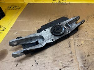 WAHACZ TYŁ TYLNY POPRZECZNY PRAWY MERCEDES A W177 A35 AMG