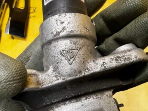 SILNICZEK SIŁOWNIK HAMULCA RĘCZNEGO TYŁ LEWY PORSCHE PANAMERA 970 I LIFT