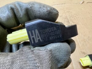 KOMPLET CZUJNIK UDERZENIA UDERZENIOWY TOYOTA AURIS II