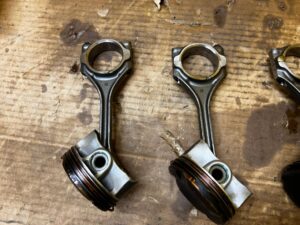 4 X TŁOK KORBOWÓD TOYOTA RAV4 V 2.5 HYBRID XA25A