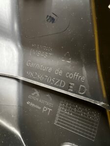 TAPICERKA BOCZEK BAGAŻNIKA TYŁ PRAWY PRAWA PEUGEOT 2008 II