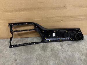 LISTWA OZDOBNA DEKOR DESKI KONSOLI KRATKI NAWIEWU TOYOTA AURIS II LIFT EU