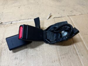 KOMPLET ZAPINKA ZAMEK KLAMRA PASA BEZPIECZEŃSTWA TYŁ TOYOTA AURIS II