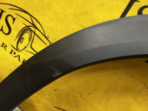 NAKŁADKA LISTWA BŁOTNIKA TYŁ TYLNA LEWY LEWA PEUGEOT 2008 II