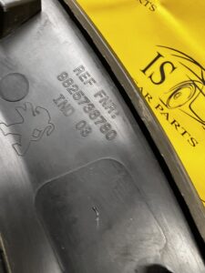 NAKŁADKA LISTWA BŁOTNIKA TYŁ TYLNA LEWY LEWA PEUGEOT 2008 II