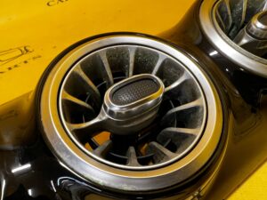 KRATKI NAWIEWU DESKI KONSOLI ŚRODKOWE MERCEDES A W177 A35 AMG PIANO BLACK