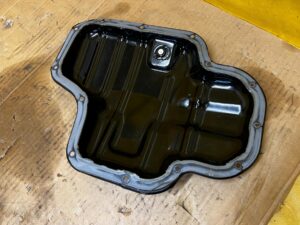 KARTER MISKA OLEJU OLEJOWA PODSTAWA TOYOTA RAV4 V 2.5 HYBRID XA25A