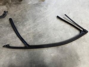 RAMKA USZCZELKA DRZWI PRZÓD LEWY FORD ESCAPE MK4