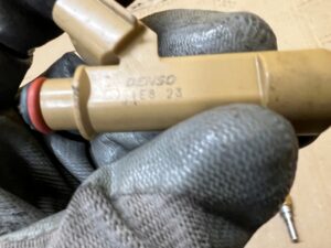 WTRYSKIWACZ WTRYSK PALIWA TOYOTA AURIS II 1.8 HYBRID