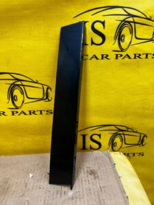 LISTWA SZYBY KAROSERYJNEJ BŁOTNIKA TYŁ PRAWA PRAWY MERCEDES GL X166