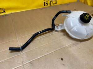 ZBIORNIK ZBIORNICZEK WYRÓWNAWCZY FORD ESCAPE MK4 KUGA MK3 1.5 ECOBOOST