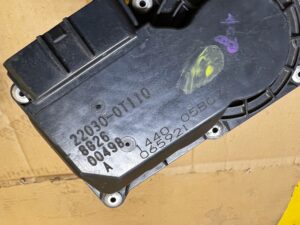 PRZEPUSTNICA TOYOTA AURIS II 1.8 HYBRID