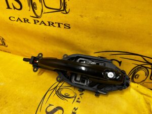 KLAMKA ZEWNĘTRZNA DRZWI PRZÓD LEWY FORD ESCAPE MK4 UM