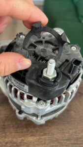 KOMPLETNY ALTERNATOR RENAULT KADJAR 1.3 TCE