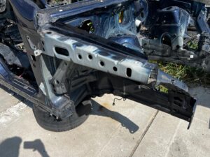 ĆWIARTKA PODŁUŻNICA FARTUCH KIELICH PRZÓD PRAWY MERCEDES GLS X166 890 2017R