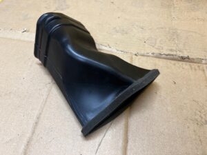 KANAŁ PRZEWÓD WLOT DOLOT POWIETRZA BATERII TOYOTA AURIS II 1.8 HYBRID