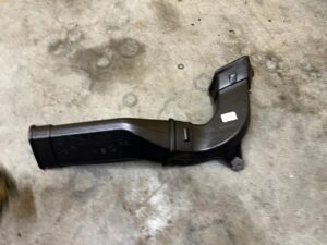 KANAŁ PRZEWÓD WLOT DOLOT POWIETRZA PEUGEOT 2008 II