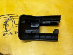 OSŁONA PROWADNICY SZYNY FOTELA PRZÓD LEWY MERCEDES A W177