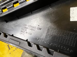 LISTWA DRZWI TYŁ LEWY FORD ESCAPE MK4