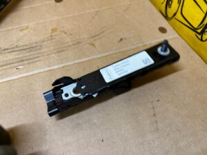 SUWAK REGULACJA WYSOKOŚCI PASA BEZPIECZEŃSTWA FORD ESCAPE MK4 KUGA MK3