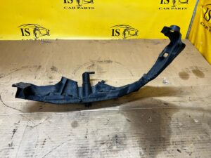 ŚLIZG MOCOWANIE WSPORNIK ZDERZAKA LAMPY PRZÓD LEWY BMW 3 E90 E91 LIFT LCI