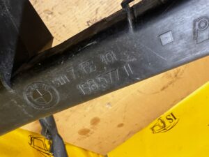 ŚLIZG MOCOWANIE WSPORNIK ZDERZAKA LAMPY PRZÓD LEWY BMW 3 E90 E91 LIFT LCI
