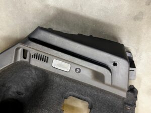 TAPICERKA BOCZEK BAGAŻNIKA TYŁ LEWY LEWA TOYOTA AURIS II HB