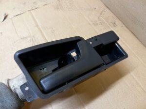 RĄCZKA SKŁADANIA OPARCIA KANAPY TYŁ PRAWY TOYOTA AURIS II