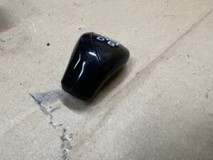 GAŁKA ZMIANY BIEGÓW TOYOTA AURIS II LIFT 1.8 HYBRID