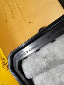 2 X KRATKA WENTYLACYJNA DEKOMPRESYJNA TYŁ FORD ESCAPE MK4 KUGA MK3