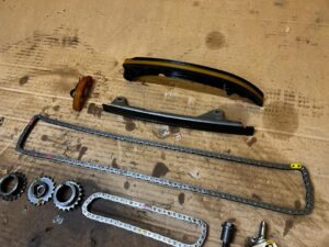 KOMPLET ROZRZĄD ŁAŃCUCH KOŁO ŚLIZG ROZRZĄDU TOYOTA RAV4 V 2.5 HYBRID XA25A