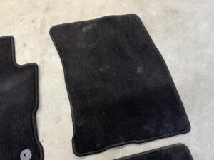 KOMPLET DYWANIKI WYCIERACZKI WELUROWE ORYGINALNE FORD ESCAPE MK4