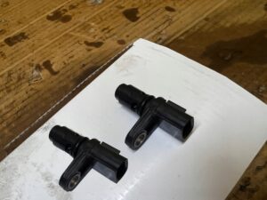 2 X CZUJNIK POZYCJI WAŁKA ROZRZĄDU TOYOTA RAV4 V 2.5 HYBRID