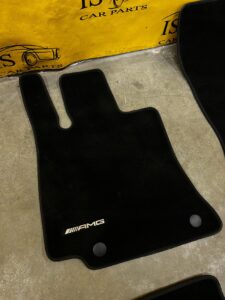 DYWANIKI WYCIERACZKI WELUROWE ORYGINALNE PRZÓD TYŁ MERCEDES C W206 AMG EU