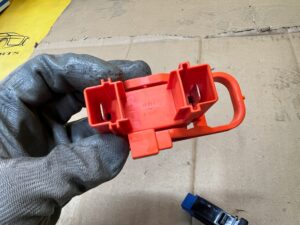 BEZPIECZNIK BATERII AKUMULATORA TOYOTA AURIS II 1.8 HYBRID