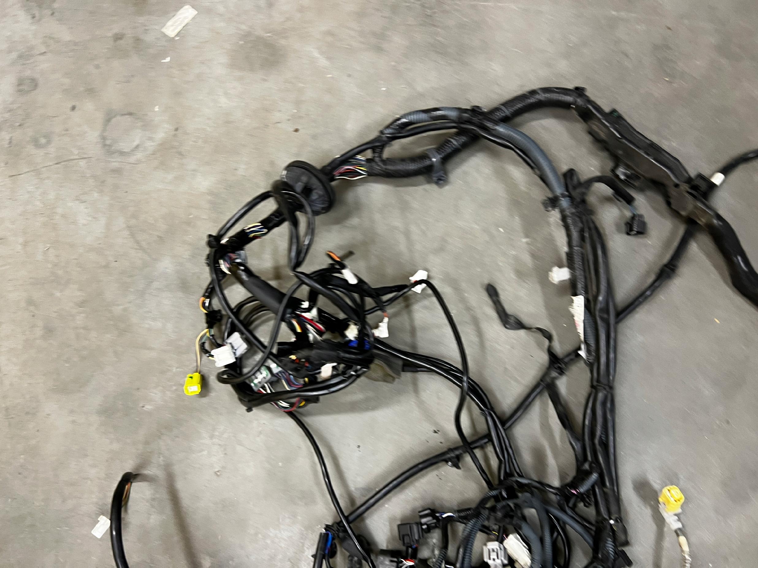 WIĄZKA INSTALACJA SILNIKA TOYOTA AURIS II HB 1.8 HYBRID